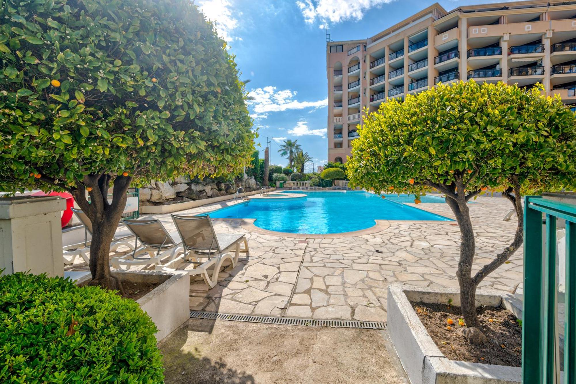 Residence La Palme D'Azur - Канны Экстерьер фото